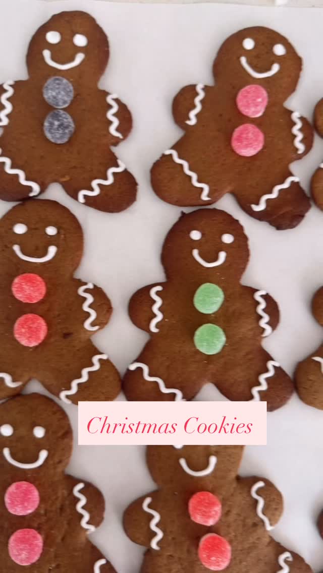Christmas cookies ๐ช
I had so much fun making cookies for the family for Christmas #cakecake#cookies #christmascheer