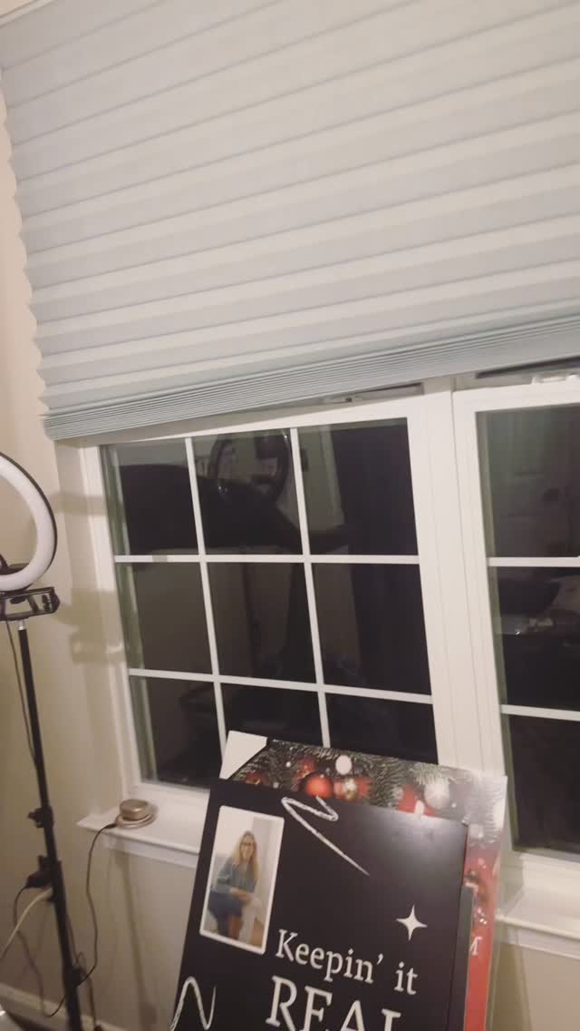 Who is covering for your Realtor when they take a day off?
No really?! We NEED to take time off for family, health, vacations and emergencies. Ya know, life. 🏖️🛳️🎿🧑🧑🧒🧒
It is imperative to understand the importance of coverage and support when you hire an agent. Personally, I have a team of 4 with a transaction coordinator, extraordinaire and an amazing Broker who I can lean of anytime. Does your agent?
Video 39/100 - Who is your agents support team?
#keepinitreal #keepinitrealinrealestate