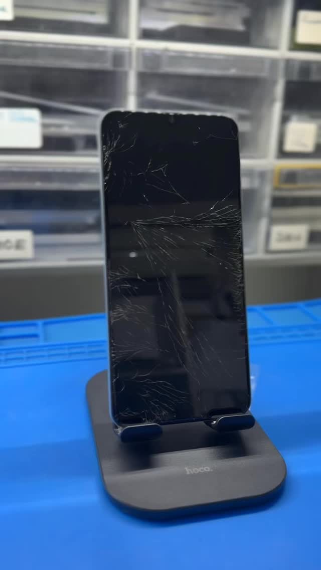 Înlocuire sticlă Samsung – rapid, sigur și profesional
Ai spart sticla telefonului Samsung, dar ecranul funcționează perfect? Oferim înlocuire profesională a sticlei Samsung, fără schimbarea display-ului, cu păstrarea calității originale a imaginii și touch-ului.
🔧 Serviciul nostru include:
• Separarea sticlei sparte cu echipamente profesionale
• Montarea sticlei noi de calitate premium
• Tehnologie OCA / laminare în vid
• Testare completă înainte de predare
📱 Compatibil cu modele Samsung Galaxy: S, S Plus, S Ultra, Note, A Series (A14–A54)
⏱ Durată reparație: 1–3 ore (în funcție de model)
💰 Cost mai mic decât schimbarea ecranului complet
🛡 Garanție pentru lucrare
📍 Reparația se face local, rapid și cu atenție maximă la detalii. Telefonul tău Samsung va arăta din nou ca nou!
📞 Programează acum o înlocuire sticlă Samsung și economisește bani fără a face compromis la calitate.
Замена стекла Samsung — быстро, качественно и выгодно
Разбилось стекло на телефоне Samsung, но экран и сенсор работают идеально? Мы выполняем профессиональную замену стекла Samsung без замены дисплея, с сохранением оригинального качества изображения и чувствительности сенсора.
🔧 Что входит в услугу:
• Аккуратное снятие разбитого стекла на профессиональном оборудовании
• Установка нового стекла премиум-качества
• Ламинация OCA / вакуумная склейка
• Полное тестирование устройства после ремонта
📱 Поддерживаемые модели Samsung Galaxy:
S / S Plus / S Ultra, Note, серия A (A14–A54)
⏱ Время ремонта: от 1 до 3 часов (в зависимости от модели)
💰 Дешевле, чем полная замена экрана
🛡 Гарантия на выполненные работы
📍 Быстрый и надежный сервис Samsung в Молдове. Ваш смартфон будет выглядеть как новый!
📞 Запишитесь прямо сейчас на замену стекла Samsung и сэкономьте без потери качества.