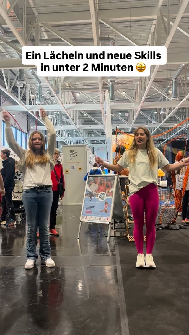 @afair.augsburg 🤸 Diese Combo hat keine 2 Minuten gedauert 🤍
Sie kam vorbei, nahm ein Seil –
und lernte den Texas Turn in unter 2 Minuten 🤯
Genau das liebe ich an Jump Rope auf der Messe:
kein Druck, einfach Bewegung und kleine Erfolgsmomente.
Das gibt’s wieder bei der
📍 AFAIR Messe Augsburg 2026
🗓 30. Jan – 01. Feb
🤸 @elevaterope @thehighjump_ @maestroworkout
Let’s jump 🖤
#jumprope #skipping #messeaugsburg #nadiletics