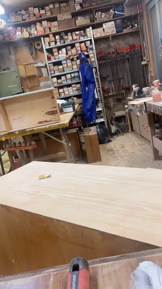 Coming up tomorrow (if i can find the hardware 🤪). After days of #chilling and sleeping innI was so hungry for results and gave #upcycling my best shot with this #painintheass #vintage piece. Stay tuned for the results!!!!