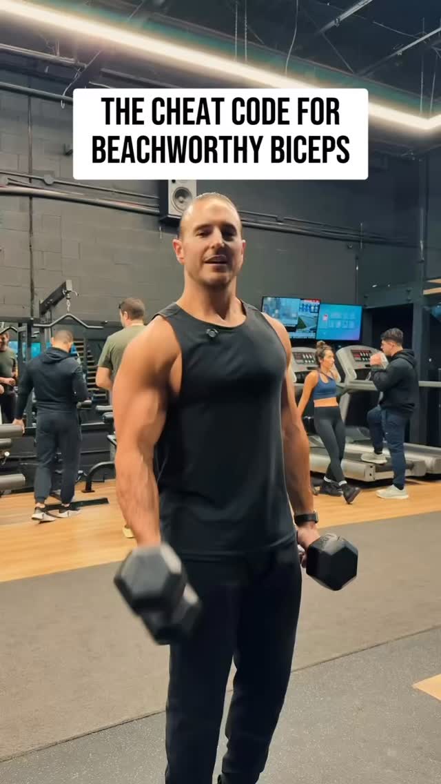 Winter reps = summer flex 💪
One arm at a time, then both together — supinated curls to hammer curls, no shortcuts.
We build the biceps now so when the sun comes out… the guns come out.
.
.
.
.
.
Cold outside, serious arm season inside.
#BicepsWorkout #ArmDay #WinterTraining #CurlVariations #HammerCurls MuscleBuilding StrengthTraining GymLife TrainNowShineLater