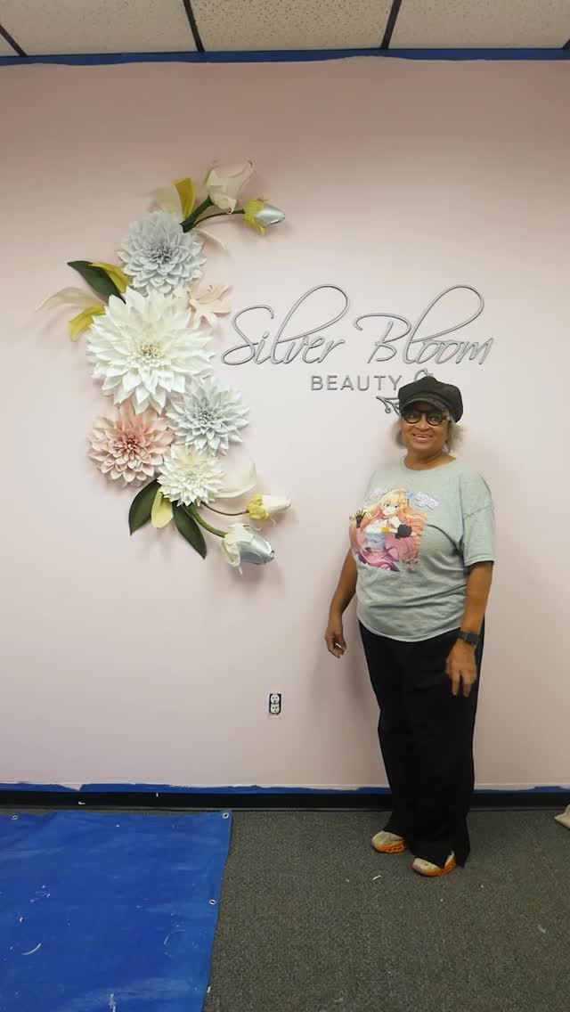 One of my most memorable projects of 2025. 🤍
Thank you @silverbloombeautyllc for this opportunity.
Last summer (which I terribly miss right now 🥶), I moved and reinstalled @silverbloombeautyllc’s signage into her new suite. I originally designed and installed the flowers and signage four years ago—and this project is what led me to create the Paper Dahlia – Café au Lait template collection.
What started as a custom install is now a template you can use for your own projects—events, backdrops, window displays, or signage moments like this one.
✨ 18” Paper Dahlia – Café au Lait
Available as a digital template in SVG + PDF
Shop it in our store, or comment AU LAIT and I’ll send you the link.
#giantflowers #shopdisplay #paperflowers