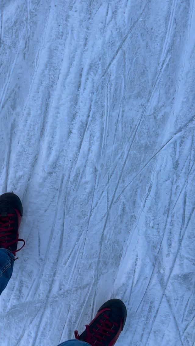 Auf dem Eis mitten in Trier. Läufst Du auch gern Schlittschuh?
#schlittschuhlaufen #kornmarkttrier #winter #trier #sventeuber