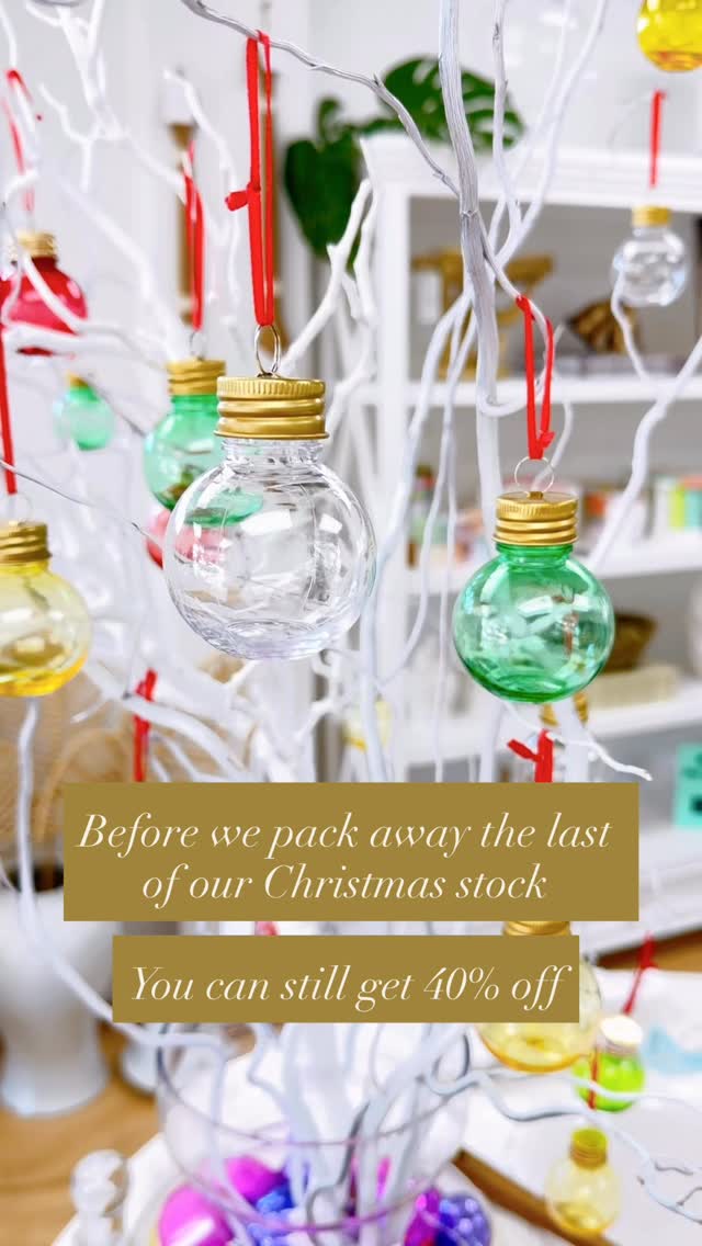 Last two days of our Christmas Stock Sale! Today and tomorrow get 40% off all our Christmas stock (while stocks last 😉) 🎄❤️
#white_sands_interiors
#coastaldecor
#longbayvillage
#christmasdecor
#homedecor
#torbaybusiness