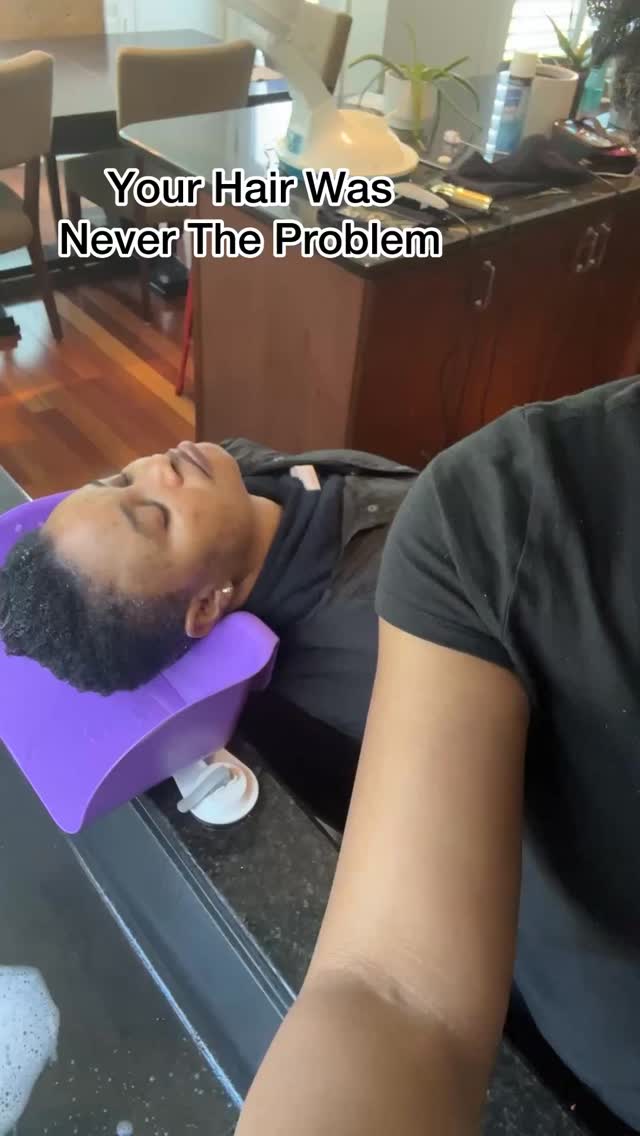 Taking care of your hair is not difficult.
Focusing on scalp and hair health with proper cleansing and personalized care will bring you the results you desire.
If you finally want your hair to be healthier and see results click on link in bio to request your appointment.
#coilyhair #ottawanaturalhairspecialist #curlyhair #mobilecurlyhairspecialist