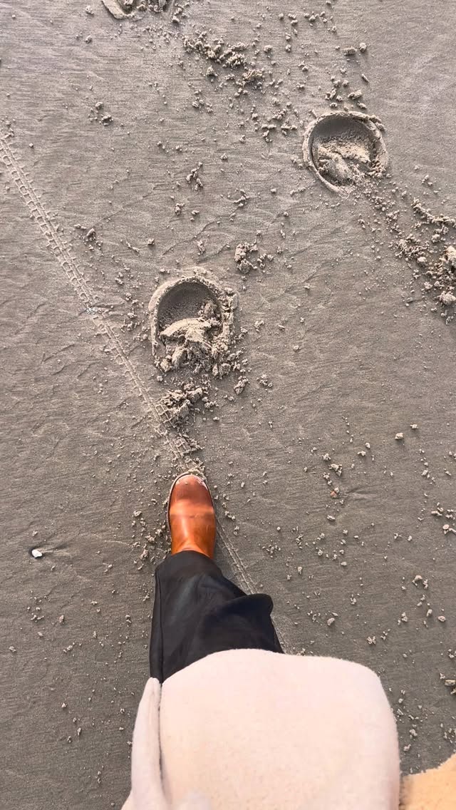 Twintigduizend foto’s geëdit, tienduizend keer m’n camera’s gepakt, duizenden kilometers gereden, honderden leuke klanten voor de lens gehad en tientallen keren m’n lensdopje kwijt geraakt; één leuk jaar! Op naar 2026! #fijnejaarwisseling