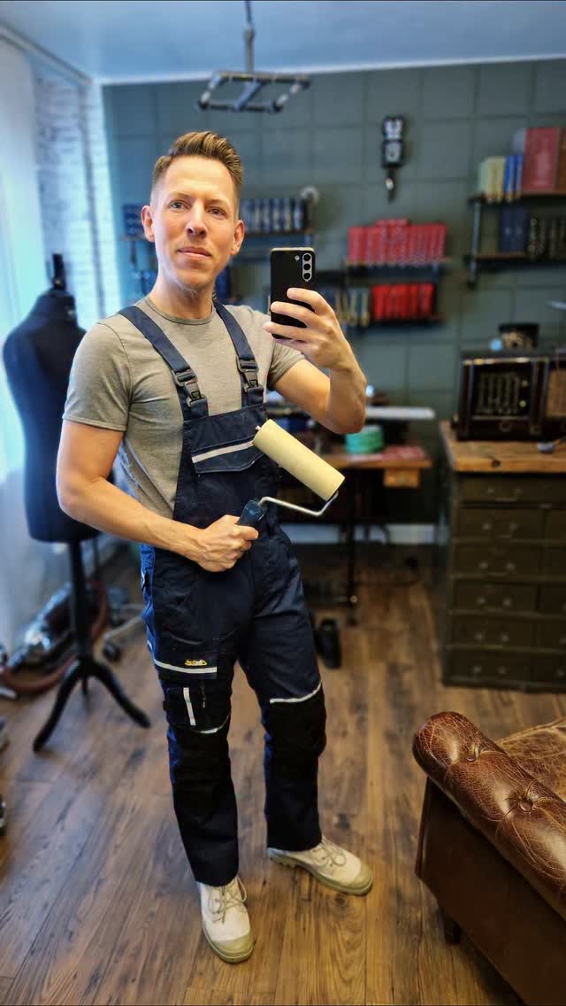 Bob, der Baumeister wünscht euch einen guten Rutsch! Wir sehen uns nächstes Jahr in den frisch renovierten Räumen.
Ich danke allen für dieses mega tolle 2025! Ich hab es euch erspart den tausendsten Insta Rückblick gucken zu müssen. 🤣
Kommt gut rüber und bis bald!
Sebastian
#newyear #silvester #2026 #sebastianhoofs #cologne