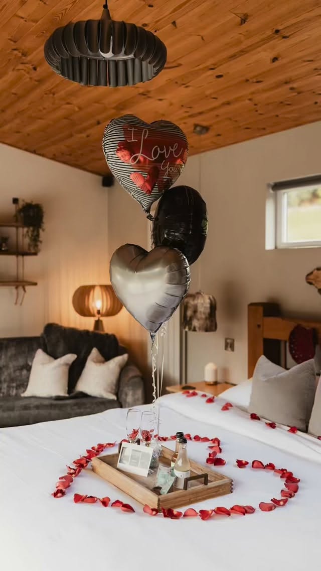 Looking for a place to escape and celebrate in 2026?
Here @nantycoedlodges we offer decoration packages, food platters, cakes, breakfast hampers, BBQ hampers, cheese hampers. All locally made or locally supplied.
#celebration #visitwales #midwales #lodgeswithhottubs #staycationuk