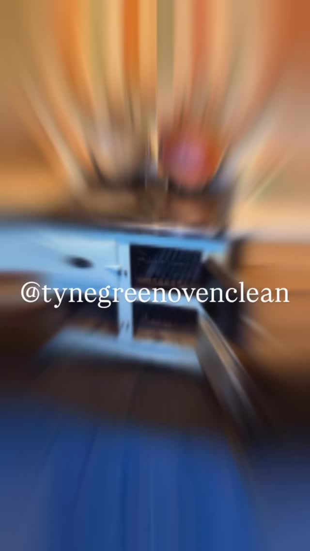 Eco-friendly Oven Cleaning in Hexham and the surrounding Tyne Valley. @tynegreenovenclean #tynegreenovenclean #ovencleanersofinstagram #hexhamlocal #ecofriendlyovencleaning #hexhamlocalservices Book: www.tynegreenovenclean.co.uk