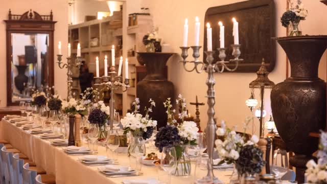 As the year comes to a close, we look back at the moments that shaped it—shared tables, slow-cooked dishes, and stories exchanged beneath the stone walls of our Jaffa home. 🌿
At House Number 3, every frame is a reflection of what matters most: food made with intention, a table that gathers hearts, an ambience steeped in history, and an experience rooted in connection.
From our family to yours—may the year ahead be filled with warmth, health, and meaningful gatherings.
Happy and healthy 2026.
כשהשנה מגיעה לסיומה, אנחנו מביטים לאחור על הרגעים שעיצבו אותה — שולחן משותף, אוכל שנוצר מתוך כוונה, וסיפורים שנרקמו בין קירות האבן של ביתנו ביפו.
בבית מספר 3, כל פריים הוא תזכורת למה שחשוב באמת: אוכל שמגיע מהלב, שולחן שמאחד אנשים, אווירה ספוגת היסטוריה וחוויה שנולדת מחיבור אנושי.
מאיתנו אליכם — מי ייתן והשנה החדשה תביא איתה בריאות, חום ומפגשים משמעותיים.
שנת 2026 שמחה ובריאה.
ومع نهاية السنة، منرجع نتأمل باللحظات اللي صنعتها — طاولة جمعتنا، أكل معمول بنيّة، وحكايات انولدت بين حجارة بيتنا في يافا.
في بيت رقم 3، كل مشهد هو تذكير باللي فعلاً مهم: أكل طالع من القلب، طاولة بتجمع الناس، أجواء محمّلة بالتاريخ، وتجربة أساسها القرب والإنسان.
من قلبنا لقلبكم — يا رب تكون السنة الجديدة مليانة صحة، دفء، ولمّات حلوة.
سنة 2026 سعيدة وصحية.
#בית_מספר_3 #بيت_رقم_3 #יפו #يافا
#housenumber3