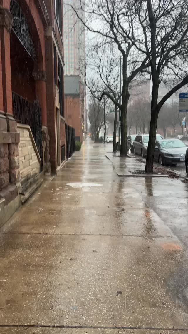 @happymondaycoffee is one of my favorite, cozy cafes to enjoy coffee. I tried their seasonal Toasted Marshmallow Latte and Breakfast Sandwich. 🤍☕️🍳
#chicago #chicagofoodie #chicagofood #breakfast #chicagobreakfast #cafe #coffeeshop #chicagoeats #chicagocoffee