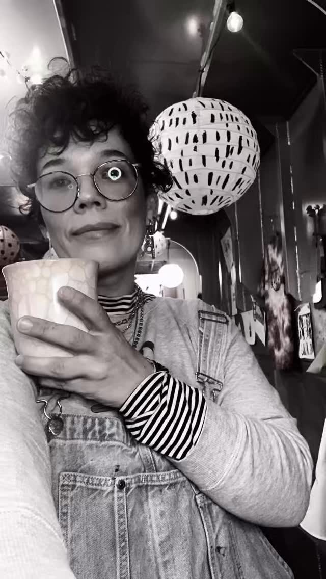 Dieses Jahr, dieses Leben, diese Menschen mit denen ich es teilen darf! 2025 es war schön mit Dir. Etwas sentimental gehts weiter.. Wir sehen uns in 2026- ich freu mich drauf! 💖#lookingbackmovingforward #siebdruck #pixelprint #druckmanufaktur