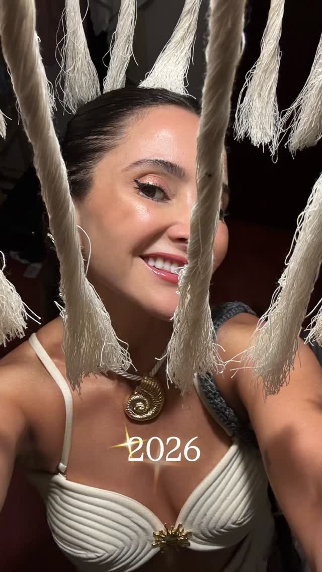 2026 seja muito BEM VINDO! ✨🙏🏼🧡
Que Deus ilumine os nossos dias e nos traga sabedoria, paz, empatia e muito amor no coração 💛