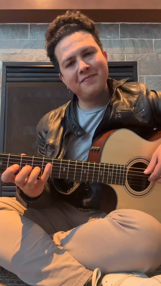 Me está gustando - Víctor Yturbe “Pirulí”
I can’t deny that singing/playing boleros is one of my favorite things to do and this year I want to share more of this passion with you. Use headphones for a better experience and share if you like.
——————————
No puedo negar que cantar/tocar boleros es una de mis cosas favoritas por hacer y este año quiero compartir más de esta pasión con todos ustedes. Usen audífonos para una mejor experiencia y compartan si les gustó.
#bolero #bolerolovers❤️ #boleros #musicaromantica #guitarra