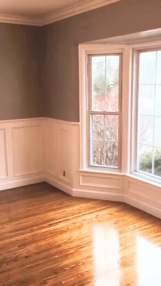 The wainscoting and millwork in this beautiful dining area perfectly frame a Minnesota snowstorm, don’t you think? ❄️