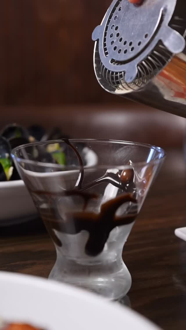 🥂 Cheers to the New Year from #PopeisClamBar! Here’s to fresh seafood, great meals, and many more moments around the table.
#deerparkeats #longislandseafood #longislandfoodies #lirestaurants