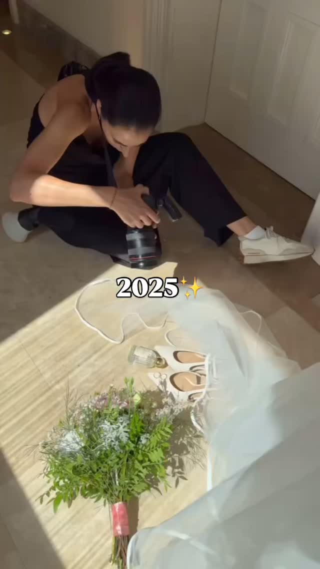 2025 - full of love, laughter, colors, travel, changes and success. Thank you!🤍
eskuvoi foto| eskuvoi fotos| eskuvoi fotozas| budapest wedding photographer