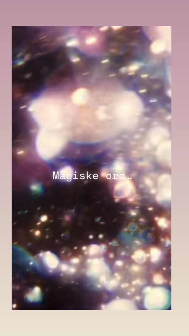 Et kompliment..
Min glæde var stor, da denne tilbagemelding kom til mig efter, at jeg havde lavet en Hologenetisk Læsning til en herre, der er på vej til at tilgå et vigtigt nyt kapitel i sit liv…
Han skrev:
“Den måde du kommunikerer og formidler din læsning på. Her tænker jeg specielt på din stemme, Dit stemmeleje og stemmeføring har sådan en oprigtighed .. en sprødhed som er lidt skrøbelig og forsigtig...en vidunderlig ægthed, glæde og kærlighed..der vil udtrykke det sande, og det gør at jeg kan næsten mærke dit hjerte, gennem din stemme, der bare vil det bedste for mig.
Det var og er enormt healende for mig. Tak !”
Er fuld af taknemmelighed over at få et så fint kompliment for mit arbejde - tak🙏🏻
Video via @roman.hill
______________________________________
#magiidecember
#hologenetisklæsning
#gennøglerne
#genekeys
#overgang