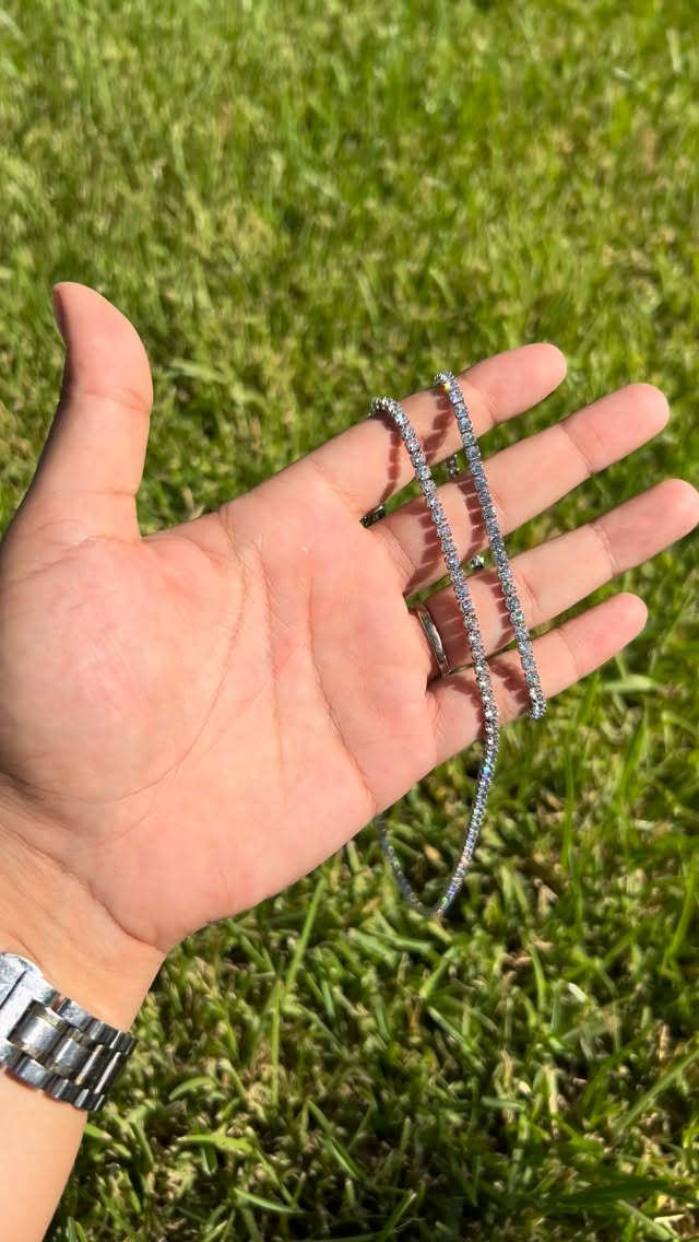 🎁 Besoin d’un cadeau qui fait toujours plaisir ?
L’Ensemble Rivière est une valeur sûre : élégant, brillant, et facile à porter.
📦 Dispo en quantité limitée — commande en DM. #BijouxMaroc #BijouxCasablanca #Riviere #StyleChic #LookDuJour AccessoiresFemme BijouxTendance Elegance GlowByOum AcierInoxydable CadeauFemme TenueChic