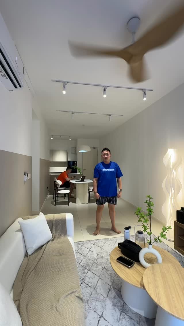 POV: It’s a new year but renovation doesn’t stop 😂🛠️No holidays for us because your investment returns come first 📊💼
📍 Vierra Residence @ Kinrara KL (Bukit Jalil)
Book appointment:
📞 +60 18-910 6924 (Junru)
📞 +60 18-222 8899 (Hann You)
#LivinnStay #VierraResidence #BukitJalil