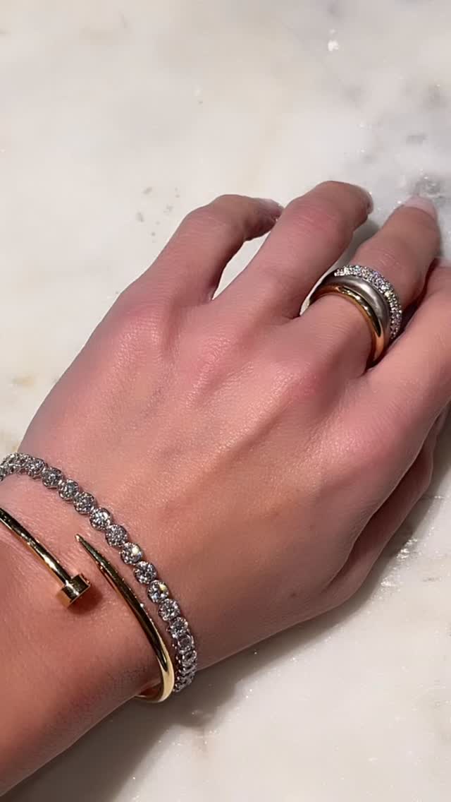 An array of textures, different tones of gold to mix & match✨, a bit of brilliant sparkle with diamond accents💎, and a whole lot of self expression with the unique pieces you find here with us. 💎✨
#nataliajewellers #whiterockjeweller #diamondjewelry #vancouver #southsurreyjewellers