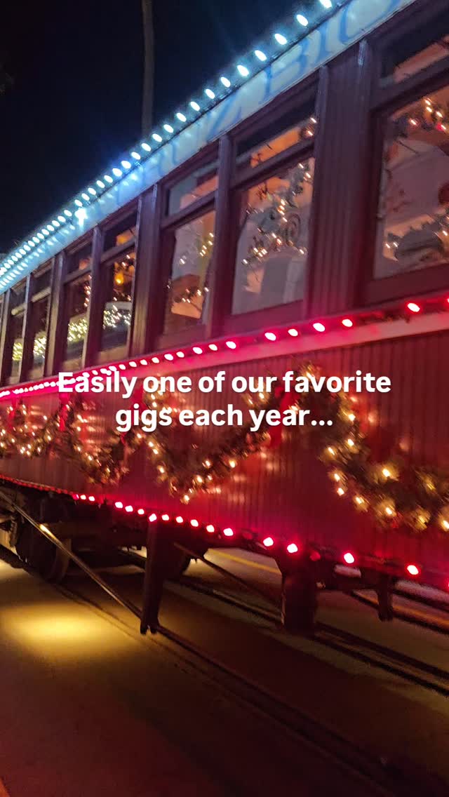 It's that time of the year again! Stellaria dancers love to show their performance skills to train passengers enjoying Roaring Camp's Holiday Lights train. So much fun all around!
.
.
.
#stellariacreative #santacruzcalifornia #interactivestorytelling