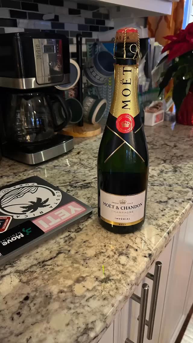 I’m proud of 2025, and not just for the big, highlight-reel moments like getting to Antarctica. The real wins were the unglamorous ones that kept everything running.
I stayed consistent when life was chaotic, and I built systems that protected my time without lowering the quality of care. Fewer reactive days. Clearer boundaries. More follow-through for my patients, my work, and my family.
If you’re planning your January reset, start here: pick one habit you can keep on your busiest day, then build a simple system around it. Motivation fades. Structure holds.
For 2026, I’m refining the plan, tightening the workflows, and choosing consistency over perfection.
What’s the one habit you want to make automatic this month?
#JanuaryReset #womeninmedicine #SportsMedicine #WorkingMomLife #SystemsNotHustle