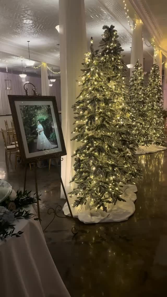 Kicking off 2026 with a winter wonderland wedding reception!βοΈπ€We would not want to start our year any other way! Congratulations Mr. & Mrs. Briseno!π₯ It was a pleasure working with these families. Thank you for trusting us to bring your vision to life! It was very dreamy & elegant! So happy to be apart of it! π«Άπ«Άπ«Ά venue- @mardigrashallhouma ceiling drapery/chairs/marquee letters- @southerngirlballoons caterer- @531liberty_ band- @troymarksandnoidea welcome mirror & Invitations- @hastenstudio Bride Cake- @cajunpecanhouse Groom Cake- Taylor Made Cakes #eventflorist #weddingflowers #florist #smallbusiness #eventdecoration