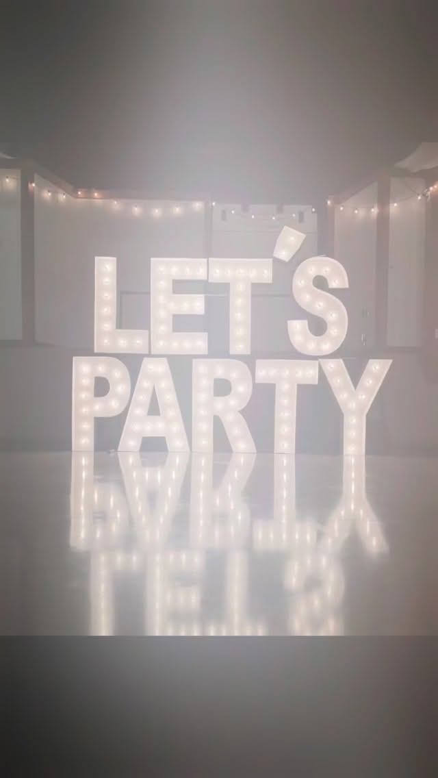 And with that, the 2025 season comes to an end. We’re ready for you, 2️⃣0️⃣2️⃣6️⃣🥂
Thank you for sharing so many special moments with us and we can’t wait to keep partying with you in 2026! ⭐️
Happy New Year!😘
#alphalitsiliconvalley #newyear2026 #marqueeletters #bayareaevents #lightupletters
