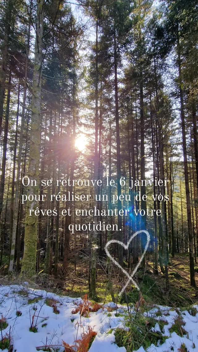 Rien ne vaut la vie qu'on a choisie 💫
" Oh, laissez-moi vivre comme je veux
Les pieds dans l'eau et la tête en feu
Oh, laissez-moi vivre comme je veux
Sur des nuages, sous mon soleil bleu
Laisse-moi m'envoler
Toucher les étoiles, frôler les nuages "