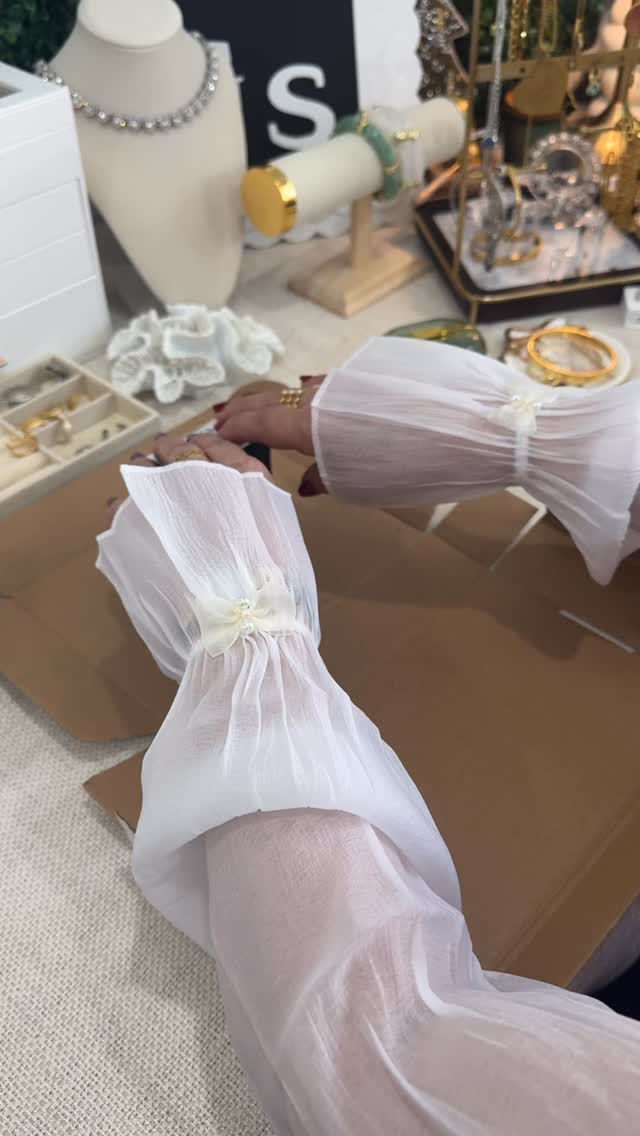 packing jewelry orders…
Preparando pedidos..
#jewelrybusines
#beautifuljewellery #smallbusiness
#packingasmr #packingorders