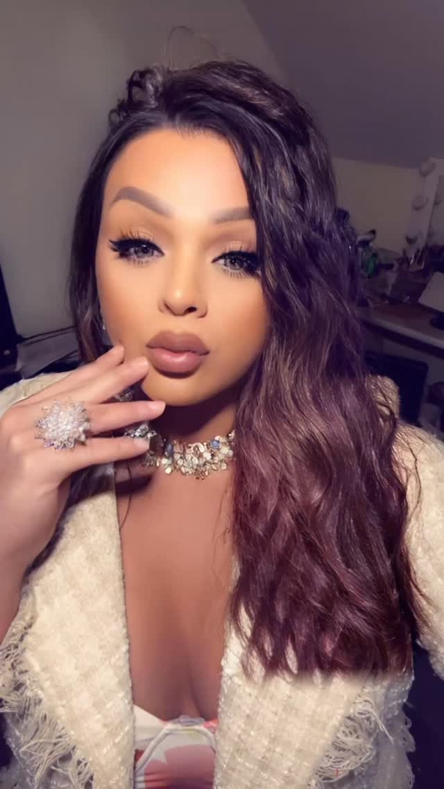 Check me out at Ladylofton.com