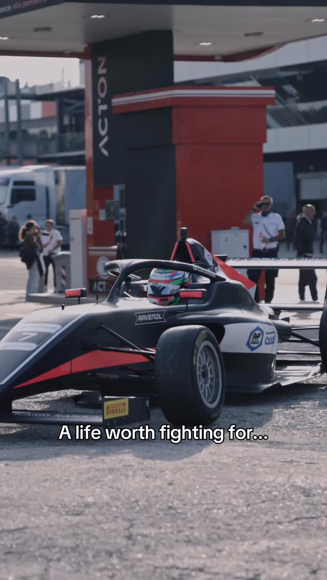 Big thanks to everyone for the support this year 🙌🏽
2025 has been quite season - lots of progress, big moments, and lessons learned.
Can’t wait to come back even stronger in 2026 💪🏽
Wishing you all a great start into the new year!