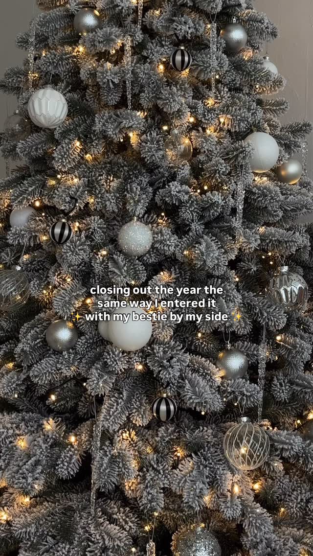 Cheers to an incredible year! We launched literally just girls with the vision to connect girlys from all around the world 🥳 feeling so grateful for this brand, the women behind it, the girlys supporting us & the incredible big vision ahead ✨🚀🌟 #literallyjustgirls #forthegirls #2025wrapped #wellnessgirls #girlypop