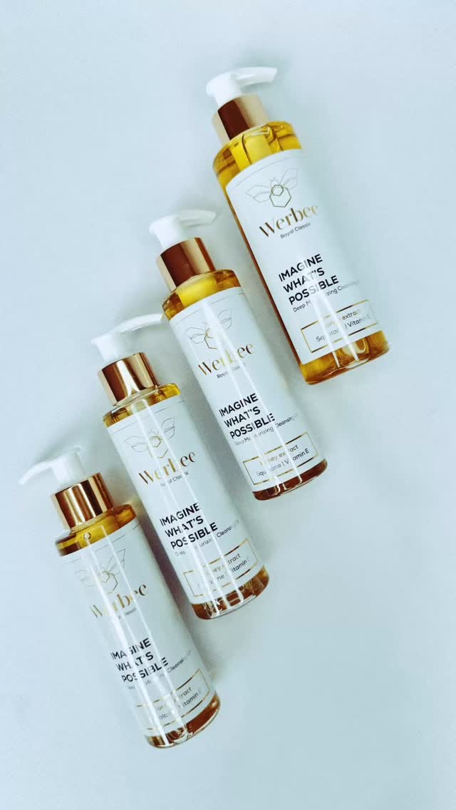 Olejek do demakijażu Werbee Cosmetics bez wysiłku usuwa nawet wodoodporny makijaż, pozostawiając skórę czystą, miękką i ukojoną 🫧
Ale to nie wszystko! 💛
Dzięki dodatkowi olejku rycynowego olejek nie tylko oczyszcza, ale także pielęgnuje brwi i rzęsy, wzmacniając je i wspierając ich naturalny wzrost 🌿
To idealny pierwszy krok wieczornej pielęgnacji-skuteczny, delikatny i pełen dobra dla Twojej skóry ✨
www.werbee.pl