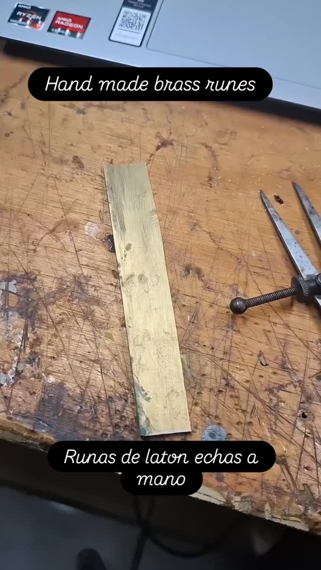 BRASS RUNES,hand made on brass.
Send pm if whant to order.
RUNAS DE LATON, hechos a mano , mande privado si desea cotizar
#joyeriamexicana #runas #vikingos #dijes #dije #joyeriaartesanal #jewelry #handmade #viking
