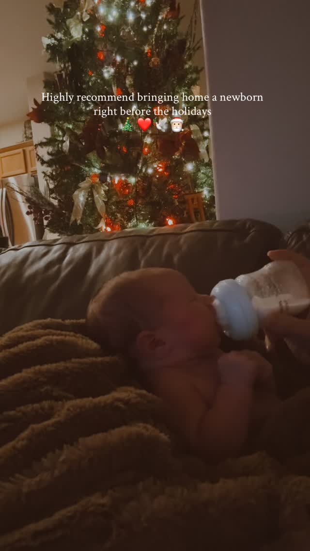 Grateful doesnāt even begin to cover it.
We are enjoying this sacred newborn bubble surrounded by holiday spirit, warmth, and so much love. šā¤ļøāØ