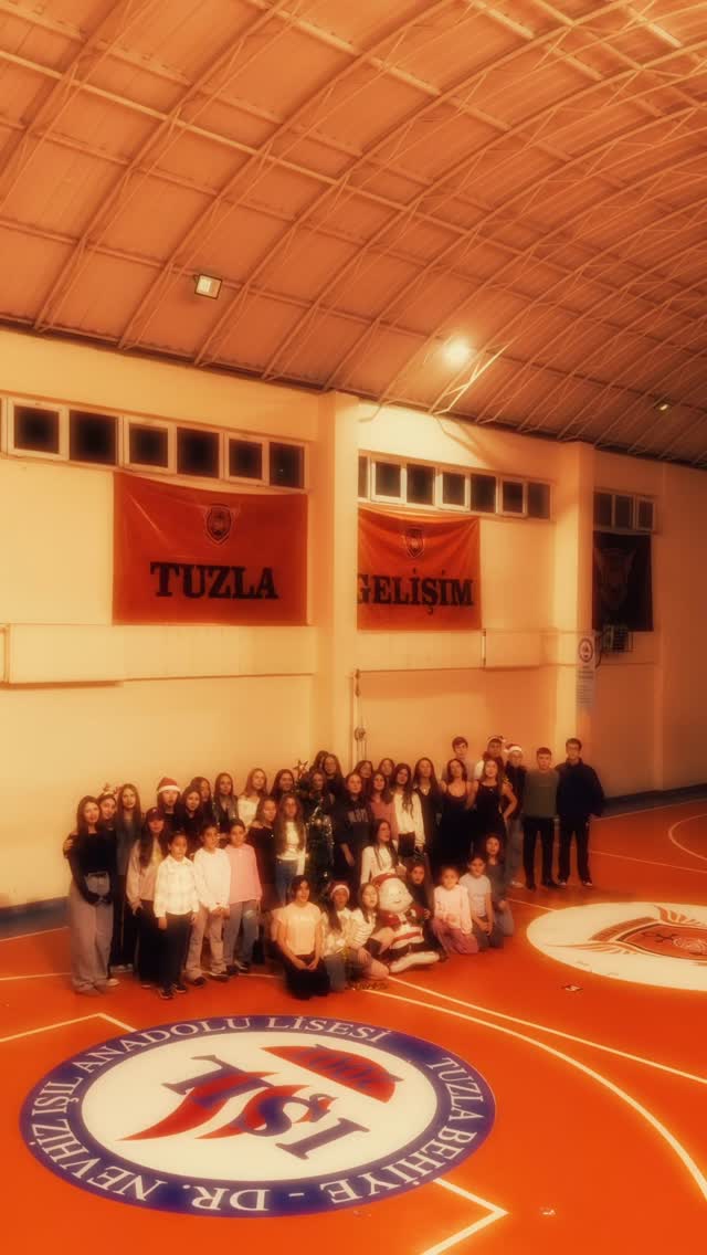 🎄✨ Kahkahalar, dostluklar ve sporla dolu bir yeni yıl…
Tuzla Gelişim Spor Kulübü olarak düzenlediğimiz yeni yıl partisinde
sahada ter döken sporcularımız bu kez aynı ritimde güldü, eğlendi, kutladı 🤍
Basketbol, voleybol ve kürek branşlarımızdan çocuklarımızın
gözlerindeki mutluluk, bu kulübün neden bir aile olduğunu bir kez daha hatırlattı.
Birlikte büyüdük, birlikte güçlendik,
yeni yıla yine birlikte girdik 🎉
Nice sağlıklı, mutlu ve spor dolu yıllara… 💫
.
.
.
.
.
#Tuzla
#TuzladaSpor
#TuzlaGelişim
#TuzlaGelişimSporKulübü
#TuzlaBasketbol
#TuzlaVoleybol
#TuzlaKürek
#Reels
#InstagramReels
#Keşfet
#KeşfetÖnerileri
