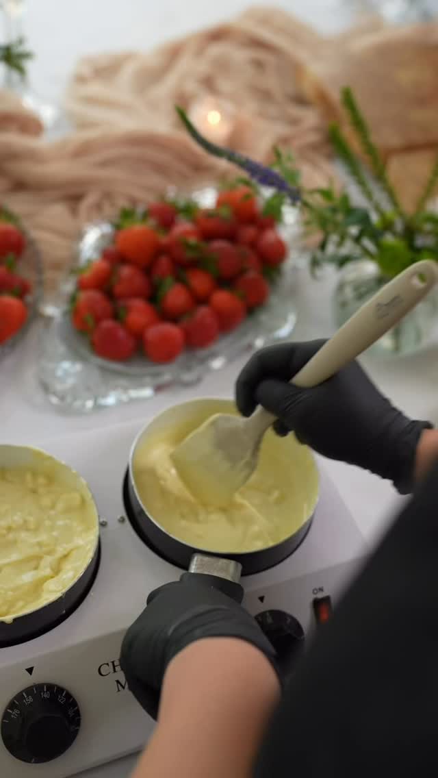 Chocolate-covered strawberries are not just a dessert.
They’re a process. A ritual of quality 🍓🍫
Everything starts long before you open the box.
✨ Carefully selected strawberries
We don’t use “just any” berries.
Only ripe, juicy, beautifully shaped strawberries — with a strong preference for organic quality.
🍫 Only Belgian chocolate
No coatings. No substitutes.
Just real Belgian chocolate with a deep, rich flavor and silky texture.
🔥 Professional tempering
Our chocolate is melted and tempered in a specialized machine, with precise temperature control.
This ensures:
• a glossy finish
• a delicate snap
• chocolate that doesn’t melt in your hands — only in your mouth
🤍 The result
Each strawberry is a small piece of art.
Perfect balance, premium taste, and attention to every detail.
Because true flavor begins with respect for the process ✨#choco