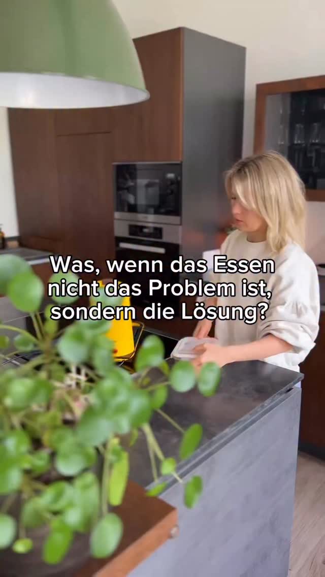 3 Blockaden, die fast jede Frau übersieht.
Kommentiere RESET und erhalte mein kostenloses Workbook –
oder schau dir das Video dazu an, das auf der Seite verfügbar sein wird.
Durch den Tag zu schleppen und schon morgens müde zu sein –
wie kann das sein?
Ich muss doch fit sein… und trotzdem kann ich kaum meine Augen aufhalten.
Ich muss mich zu allem zwingen.
Meine Haut zeigt immer mehr Unebenheiten
und ich spüre:
Meinem Körper fehlt etwas.
Es muss doch einen Grund dafür geben, dass es mir so geht.
Ja, den gibt es.
Und nein – das ist nicht der „Dezember-Blues“.
Es ist dein Körper, der dir sagt:
Er braucht jetzt mehr, als du ihm gerade gibst.
Bist du bereit, dagegen anzugehen?
Dann kommentiere RESET.
#antiinflammatorisch #resetyourbody #gesundheitsreise
#energiebooster #frauenhealth antientzündlicheernährung
hormonbalance frauenpower gesundundleicht
darmgesundheit stilleentzündungen gesundheitbeginntimdarm
holistichealing ganzheitlichegesundheit resetmethode
erneueredich albinastipps energiezurück