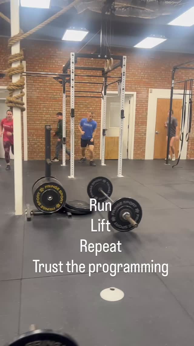 Running is easy⊠right? đ
Now try it after every run with a barbell that goes from âthis is fineâ to âwhose idea was this?â real quick.
Yeah⊠weâll leave the programming to the pros. đȘđ„
Trust the process. Embrace the pain. Show up anyway.
#CrossFitNarroway #TrustTheProgramming #RunLiftRepeat #mayhemprograming