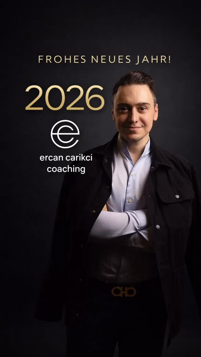 Ein neues Jahr. Neue Energie. Klare Haltung.
Wir freuen uns auf alles, was 2026 bringt – gemeinsam mit euch.
Euer ECC- Team 💫
(Foto: Arman Mosavar)
