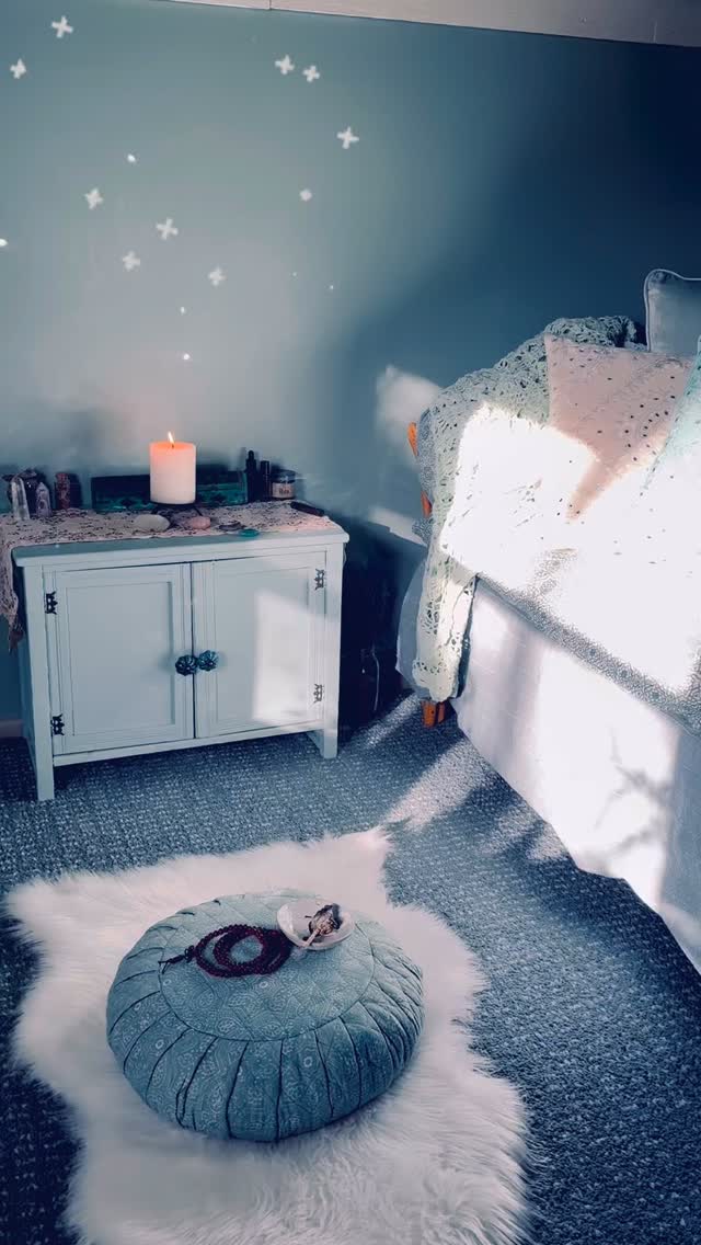 A little peek into a very personal space ✨
This is my bedroom altar. It’s where I begin my mornings… journaling, reflecting, sitting with my thoughts, and tending to my witchcraft practice. It’s not usually a space I share, but it felt right to open the door a little as we move toward the new year.
I love to keep my altar alive throughout the year. You’ll see it grow and change as the seasons turn, as things are added, removed, and shifted. Right now it’s almost at a bare-bones point… just a few quiet remnants from 2025 still sitting here. On the 1st, it will be cleared and fresh, ready to begin again.
Every January, I choose to meet the year through a new lens.
Not by fixing or forcing anything… but by gently shifting how I see my days, my thoughts, and my life. Gratitude has been one of the most reliable ways I know to do that.
The first thing I’ll be doing here in 2026 is my annual gratitude practice, New Year, New Lens. It’s a guided month of daily reflection and journaling — a way of consciously choosing how you meet the year ahead.
If you’d like to join me, you’re very welcome.
It’s a gentle, low-cost offering, designed to support a steadier, clearer beginning.
Starts January 1
Enrolments close at midnight on the 1st
Link in bio or visit www.theawenroom.com.au and check out New Year New Lens.
Angela xx