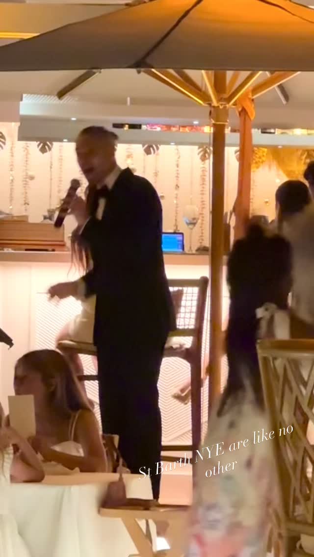 Happy New Year Family and Friend . I wish you health, to you, to your children and your children’s children. May you live to be 100 and may the last voice you hear be mine.
#stbarth #thevoice #chevalblancstbarth #livemusic #amazingvoice