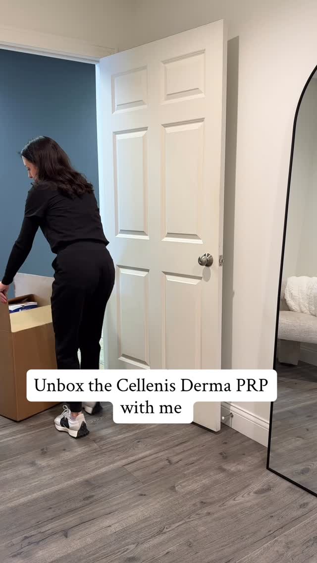 āØCellenis Derma PRP is Allure Aesthetics and Wellness brand NEW service offering āØ
.
Cellenis Derma PRP is made from your own blood and supports skin revitalization in your dermal architecture to enhance the youthful appearance of the skin and provides a natural volumizing effect. It is 100% autologous, there are no additives or chemicals.
.
It is a highly concentrated, smooth injectable plasma. It contains all the benefits of platelet-rich-plasma (PRP) which is rich in proteins and growth factors and stimulates the body's own properties to induce healing and tissue regeneration. It can enhance your skin's overall tone, texture and health.
.
I chose this for Allure because it is safe, clean, precise and customizable and can be injected anywhere on the body. I'm most excited to use it for the under eye/tear trough area!
.
@cellenis_prp
BOOK WITH ME šš»
š»www.allure-dbq.com
š 563-258-4698
š§ info@allure-dbq.com
.
FOLLOW ME šš»
Nicole Powers, ARNP, AGNP-BC (owner)
@nicolepowers_np
Allure Aesthetics + Wellness
šDubuque, Iowa
@allure_dbq
#dubuque #dubuqueiowa #nursepractitioner #nurseinjector