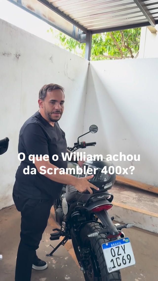 Levei o inscrito e meu brother @william_fernandos para experimentar #scrambler400x
Powered by @triumphbrasilia
@triumphbr