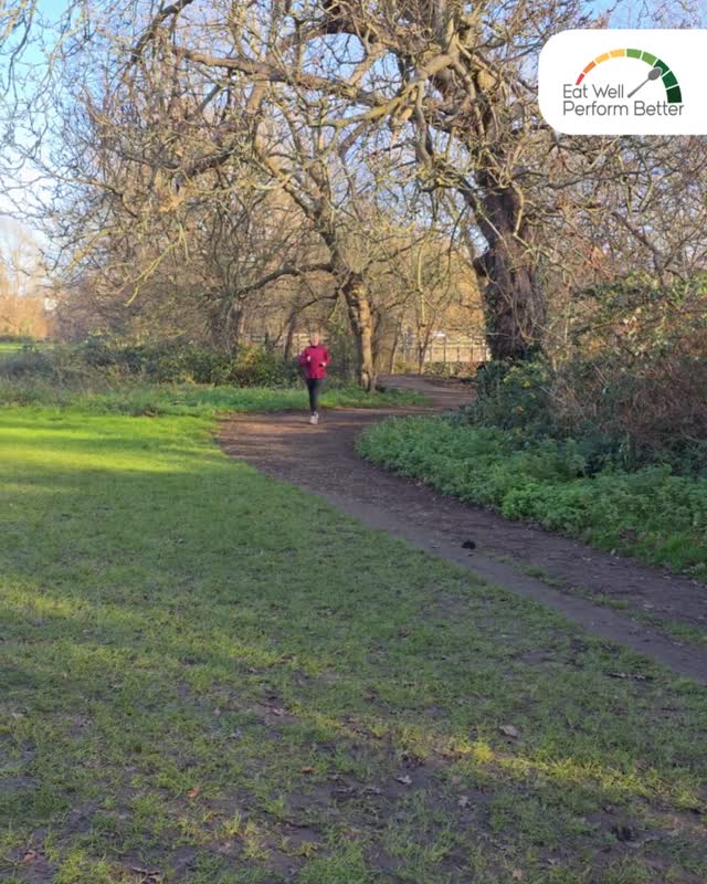 Marathon nutrition isn’t just about what you eat on race day 🏁
It’s about what you practise every month of training.
A simple 4-month focus:
• Month 1: consistency + foundations
• Month 2: fueling long runs + recovery
• Month 3: race strategy + gut training
• Month 4: taper, carb-loading + calm race week
This is exactly how I structure my online marathon nutrition programme—so runners feel prepared, fuelled, and confident on the start line.
If you’re training for a spring marathon and want a clear plan (not guesswork), the next course starts soon 👇
✨ Link in bio to learn more
✨ DM me “MARATHON” for details
✨ Save this post for your training block
#MarathonTraining #MarathonNutrition #FuelYourRun #EnduranceNutrition #RunnersOfInstagram #SpringMarathon #RunStrong #SportsNutritionist