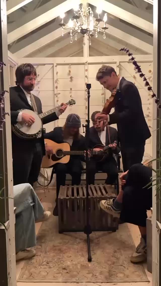 Huck Jam Sessions Episode 3 with @watertowerband #shredintheshed 🤘
These are the kind of scenes you might wander upon after the main stage wraps up at the fest. Good musicians in dope zones.
@audigolabs mic shot and edited by @tstc.21