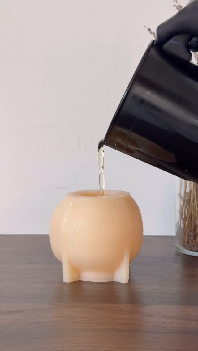 A little early… or just the right time to start thinking about Valentine’s Day 🤍
This candle is the perfect way to set the mood.
#candles #handmade #candle #giftideas #homedecor